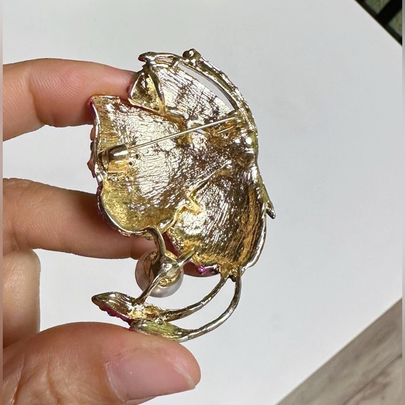 New Butterfly Brooch/ pendant - Picture 7 of 9